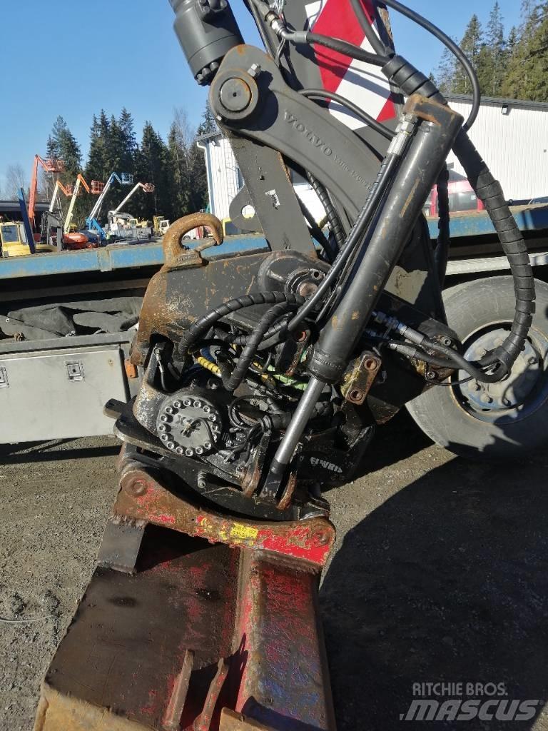 Volvo ECR 88 PLUS 중형굴삭기 7톤-28톤