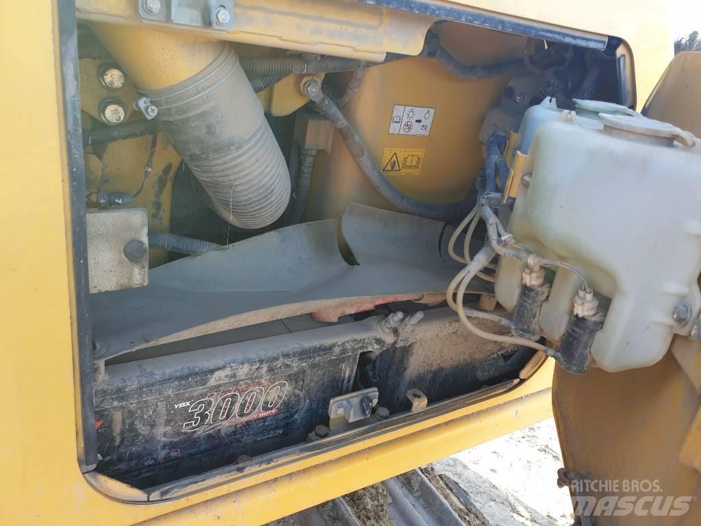 Komatsu D65PXi-18 크롤러 도저
