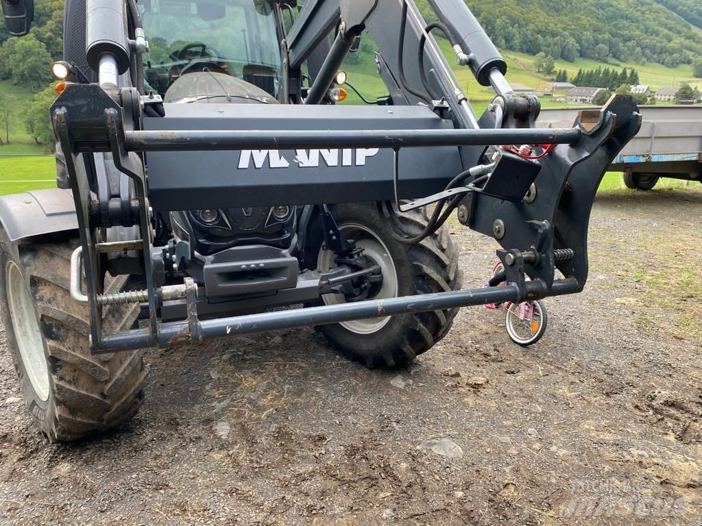 Valtra N134  HiTECH 트랙터
