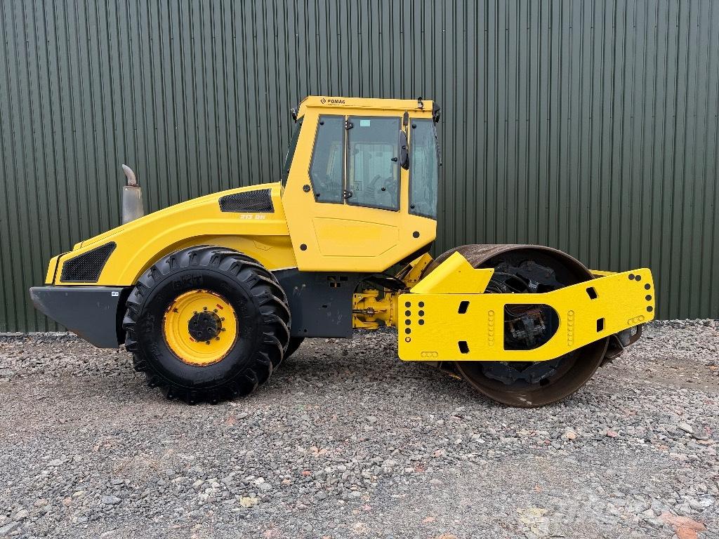 Bomag BW 213 D H-4 싱글 드럼 롤러