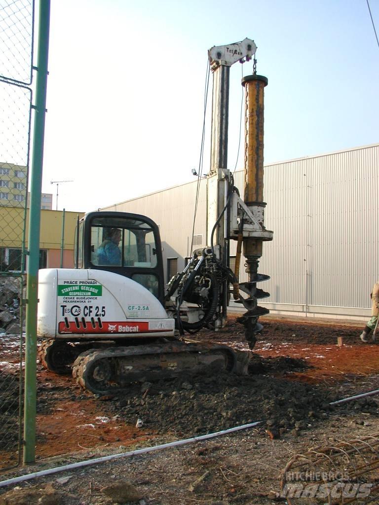 Tescar CF2.5 말뚝설치기