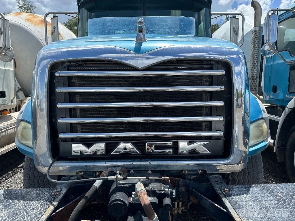 Mack GU 800 기타 트럭