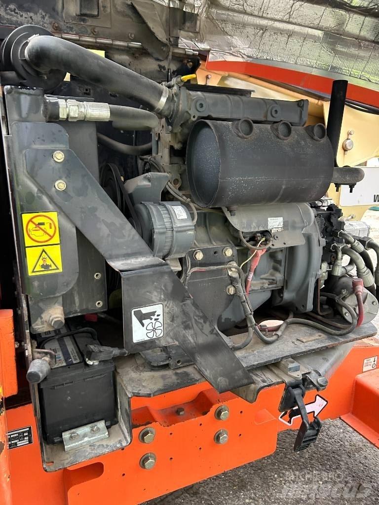 JLG 450 AJ 관절형 전동이동 리프트