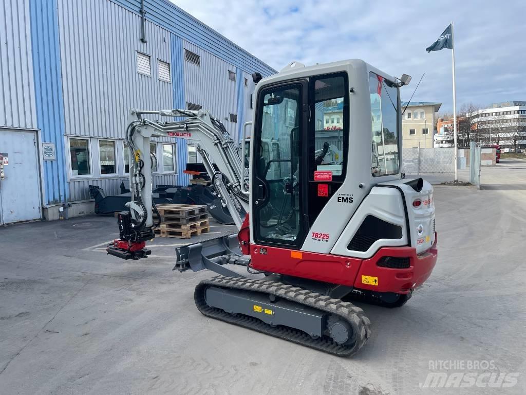 Takeuchi TB 225 소형 굴삭기 7톤 미만