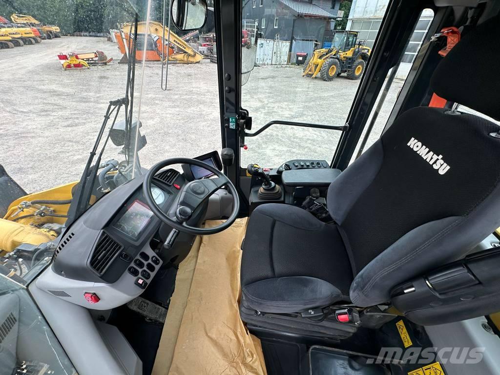 Komatsu WA 270-8  휠로우더