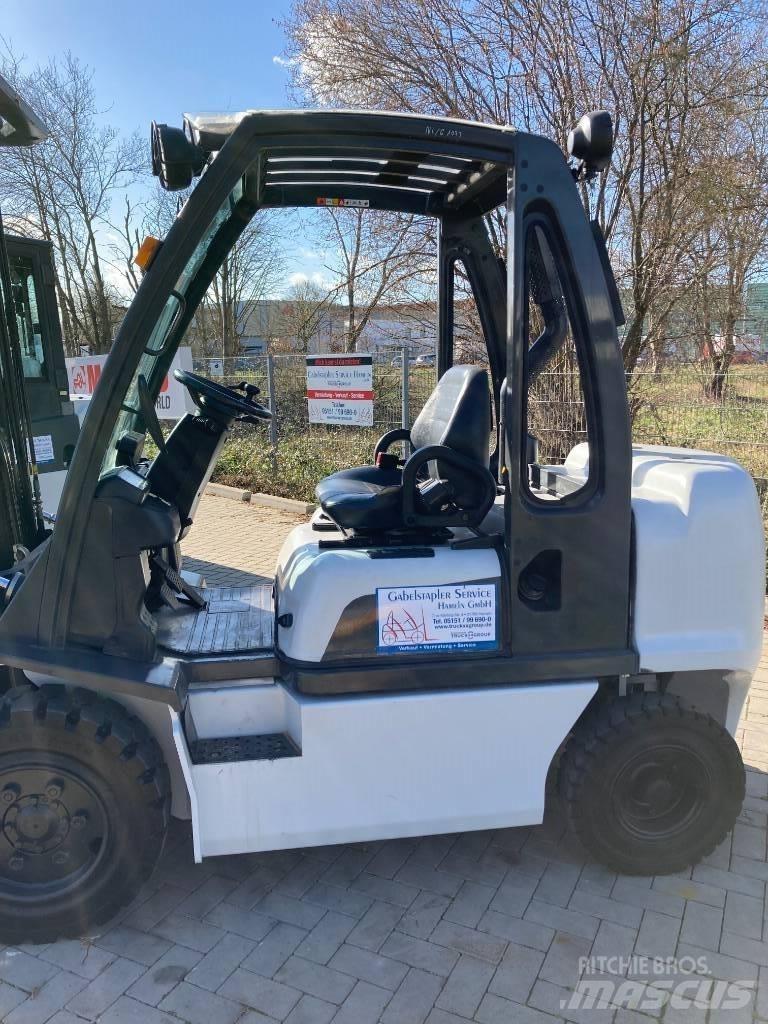 Nissan YG1D2A32Q 디젤 지게차
