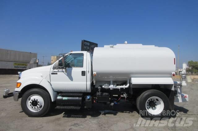 Ford F750 급수차