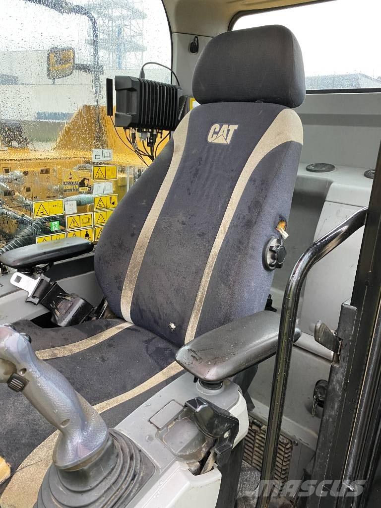 CAT 2020 대형 굴삭기 29톤 이상