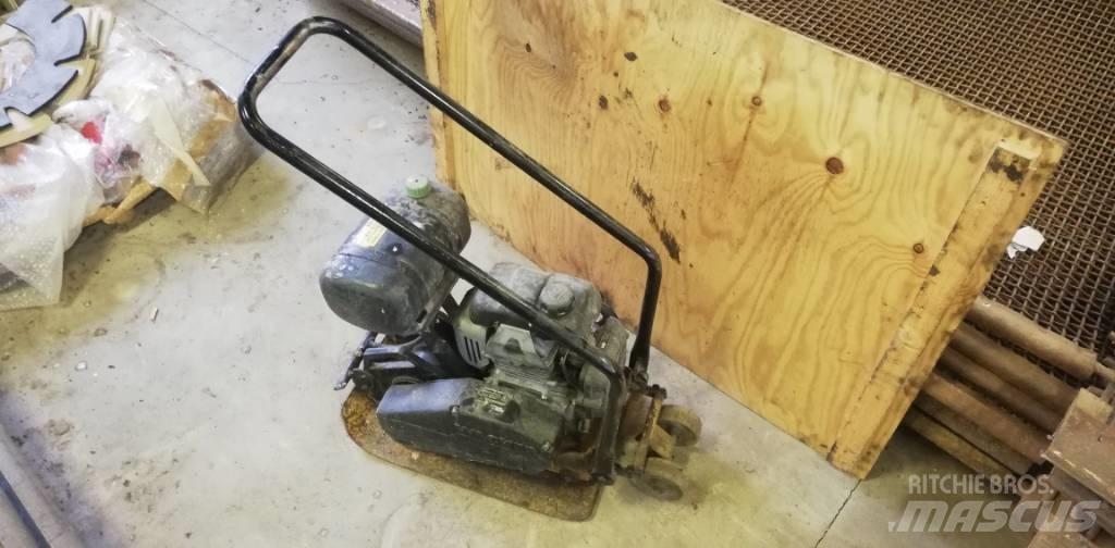 Wacker 1135 탬퍼