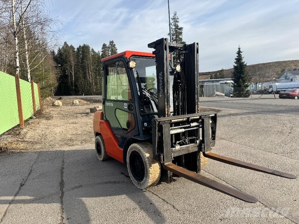 Toyota 02-8 FDF 30 디젤 지게차