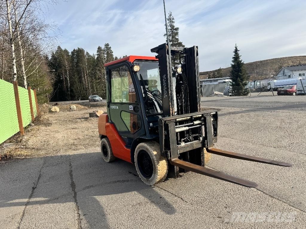 Toyota 02-8 FDF 30 디젤 지게차