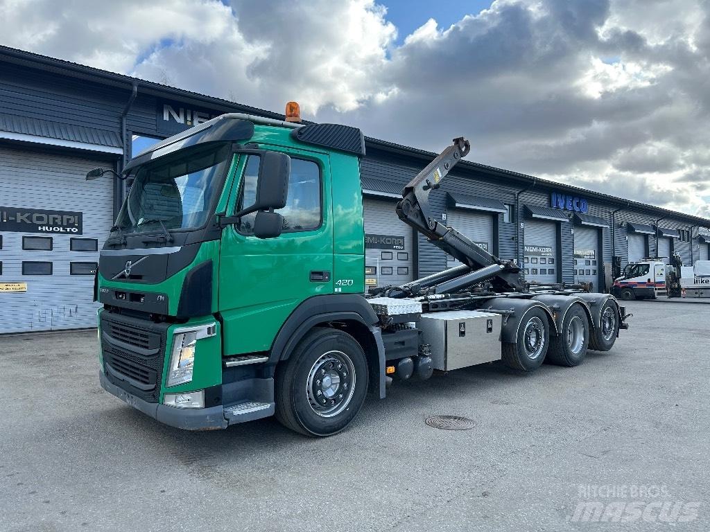Volvo FM 420 8x2/4 훅 리프트 트럭
