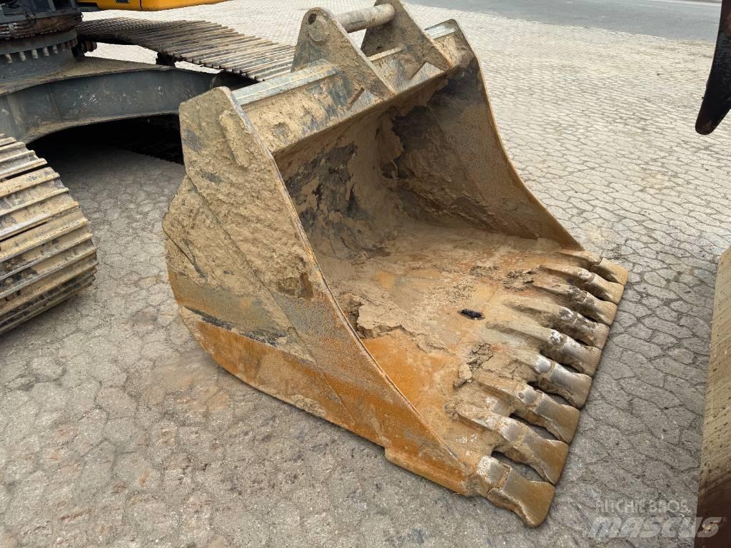 Liebherr R 926 LC 대형 굴삭기 29톤 이상