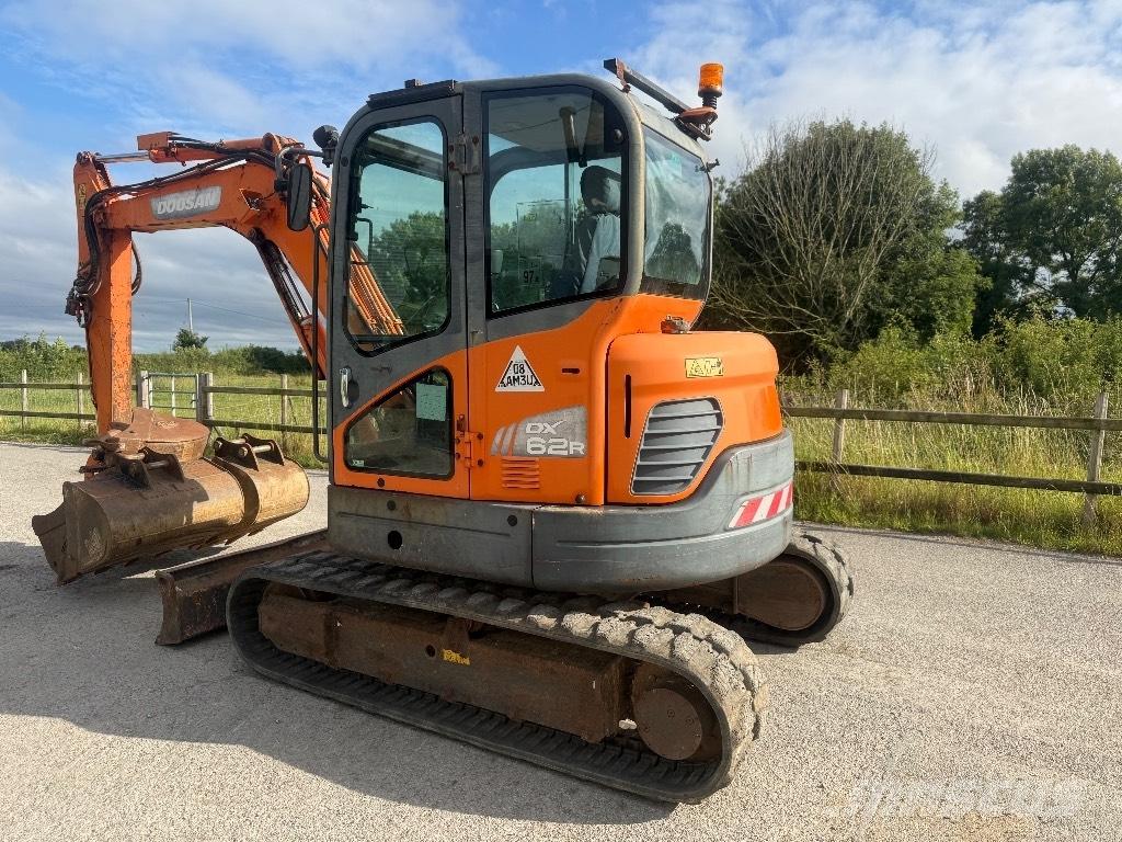 Doosan DX 62 R-3 소형 굴삭기 7톤 미만