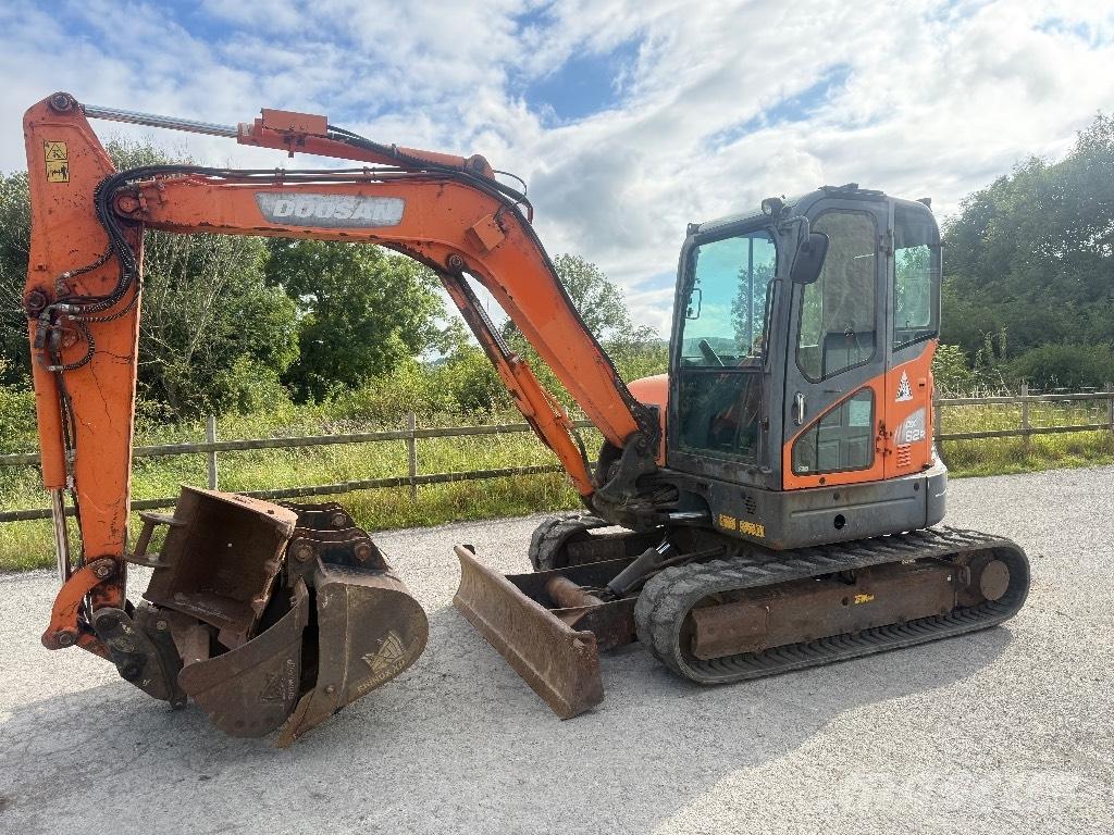 Doosan DX 62 R-3 소형 굴삭기 7톤 미만
