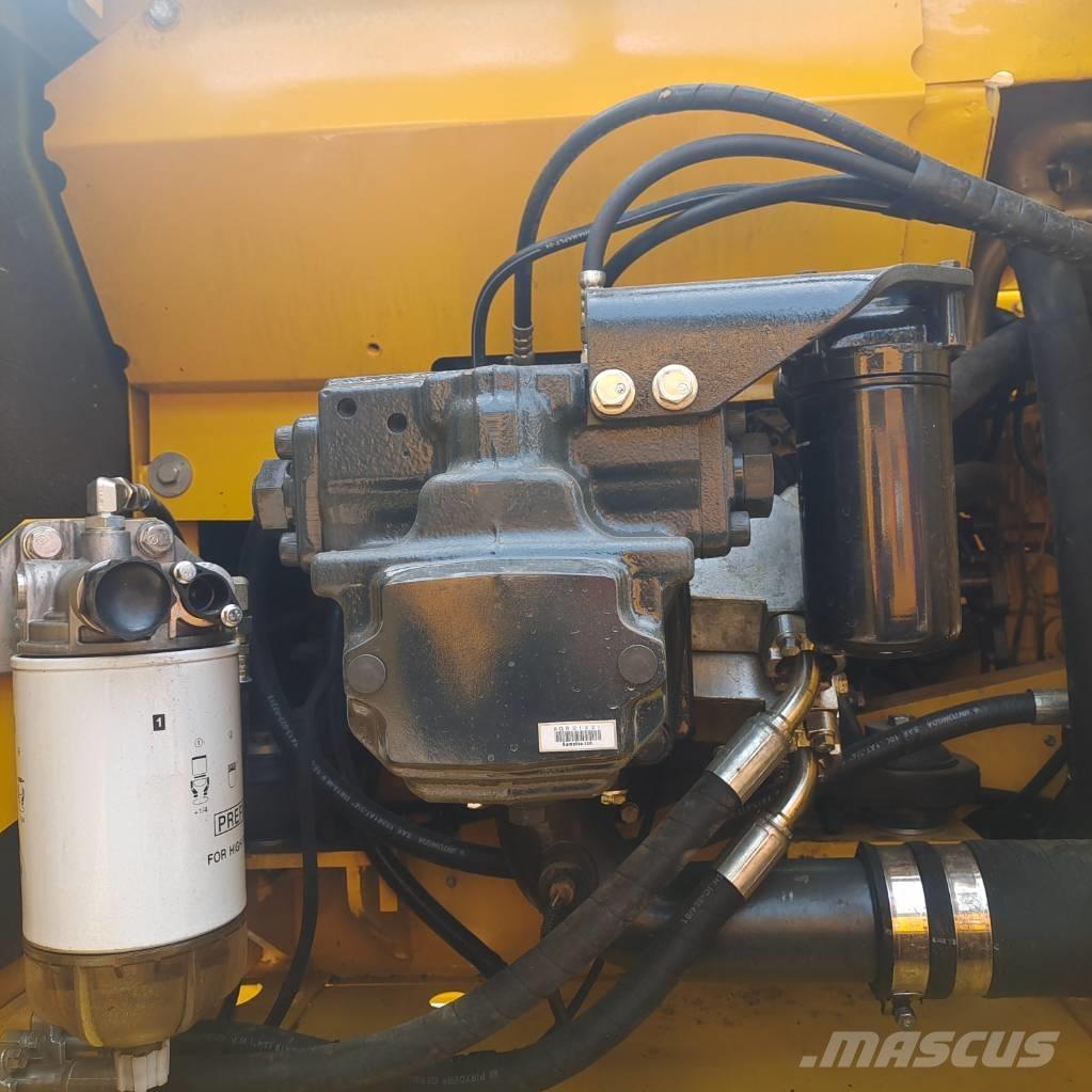 Komatsu PC200-8 대형 굴삭기 29톤 이상