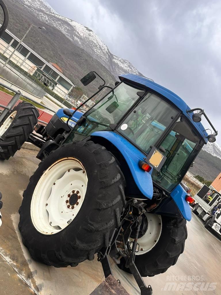 New Holland TD 5040 트랙터