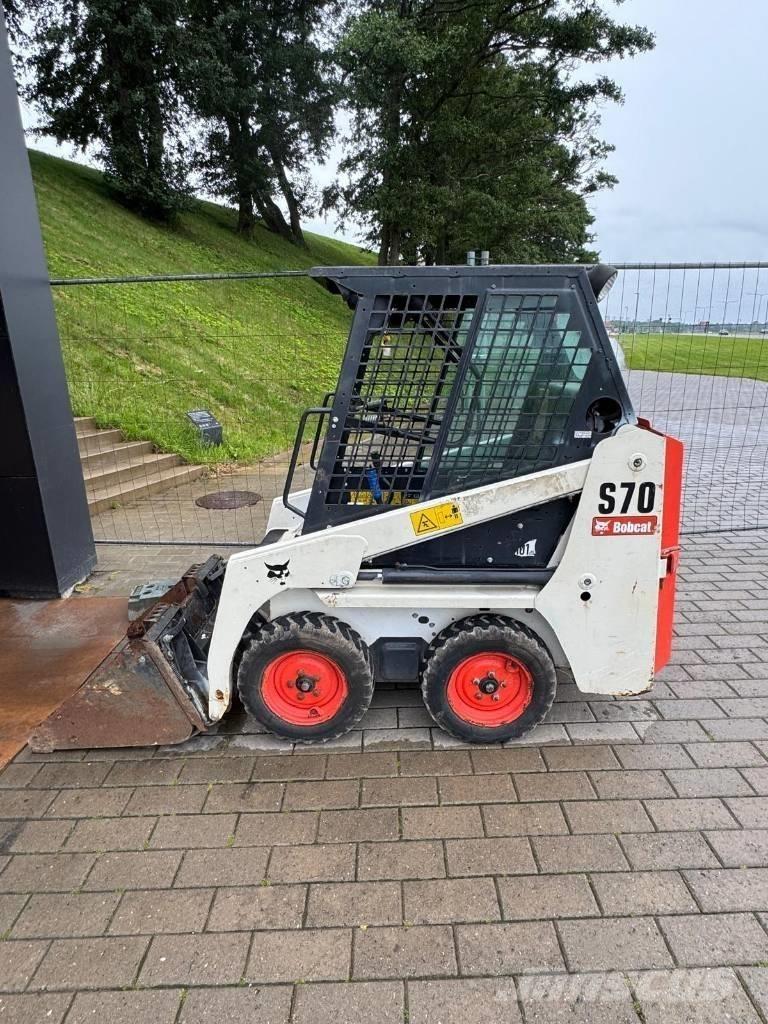 Bobcat S 70  스키드로더