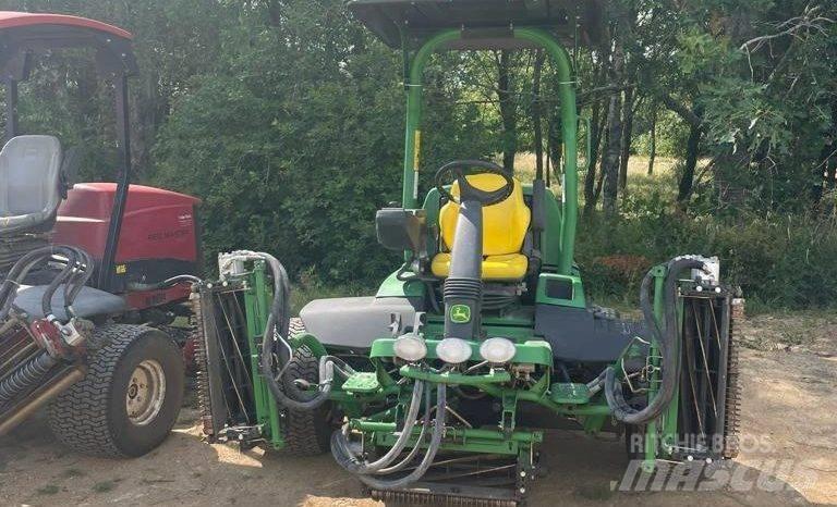 John Deere 7700A 페어웨이 잔디깎기