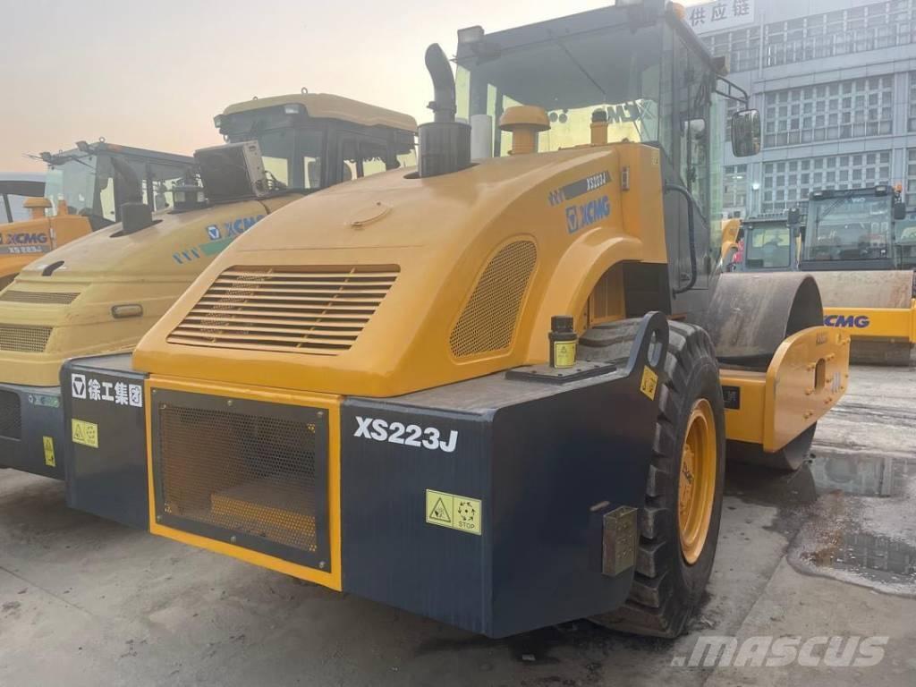 XCMG XS 223 J 싱글 드럼 롤러
