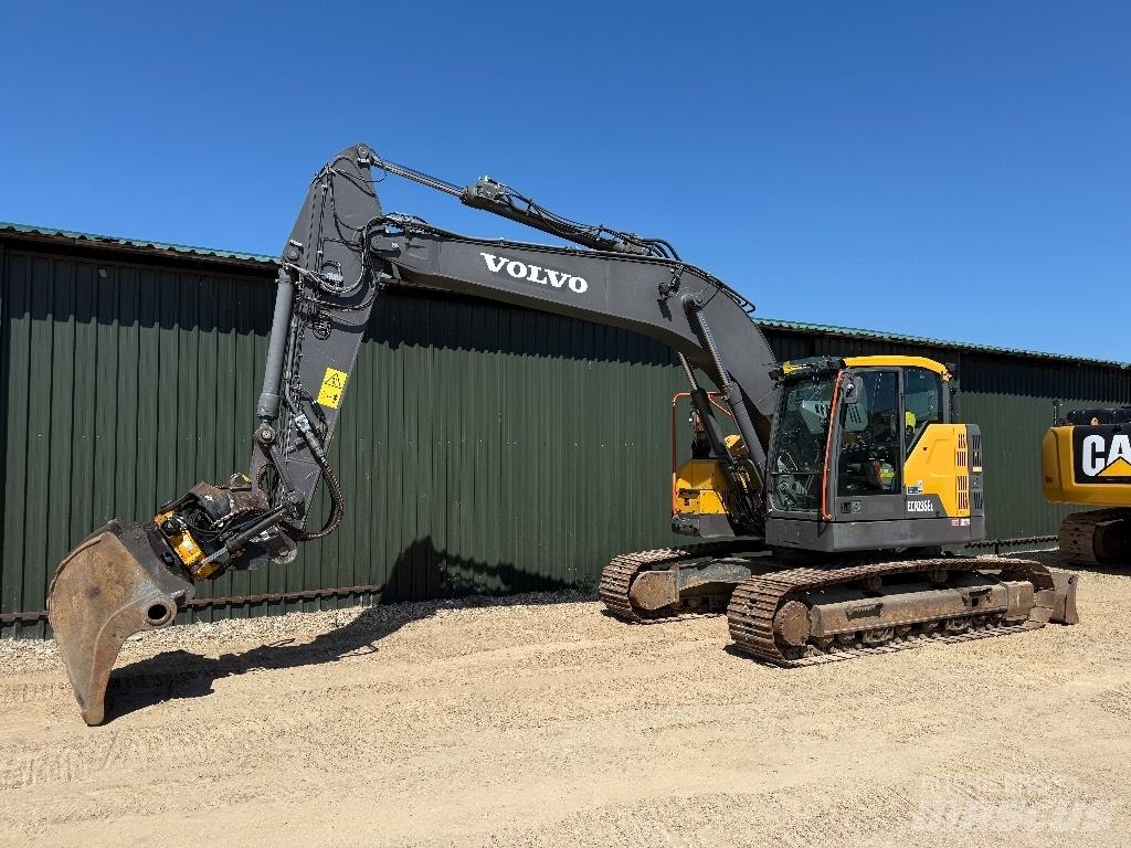 Volvo ECR 235 EL 대형 굴삭기 29톤 이상