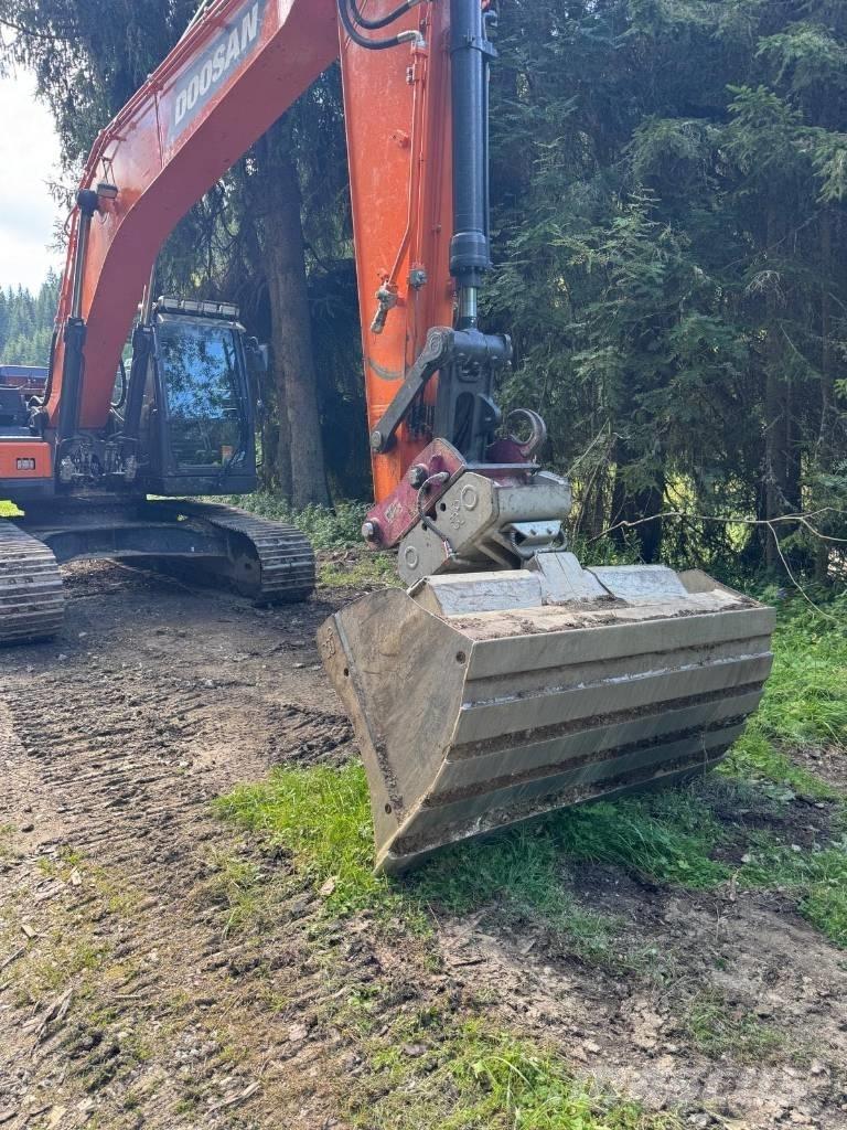 Doosan DX 225 LC-7 대형 굴삭기 29톤 이상