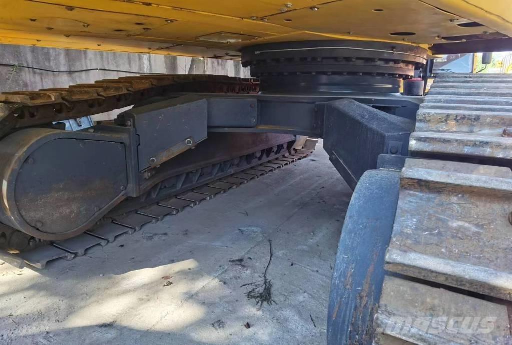 Komatsu PC 450 대형 굴삭기 29톤 이상