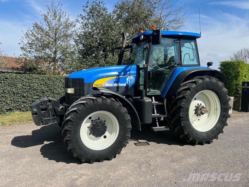 New Holland TM 175 트랙터