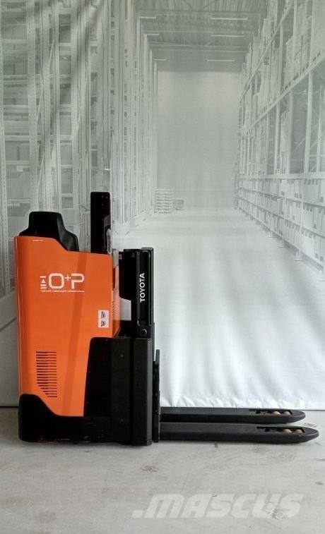 Toyota SSI200D 보행식 리치 지게차