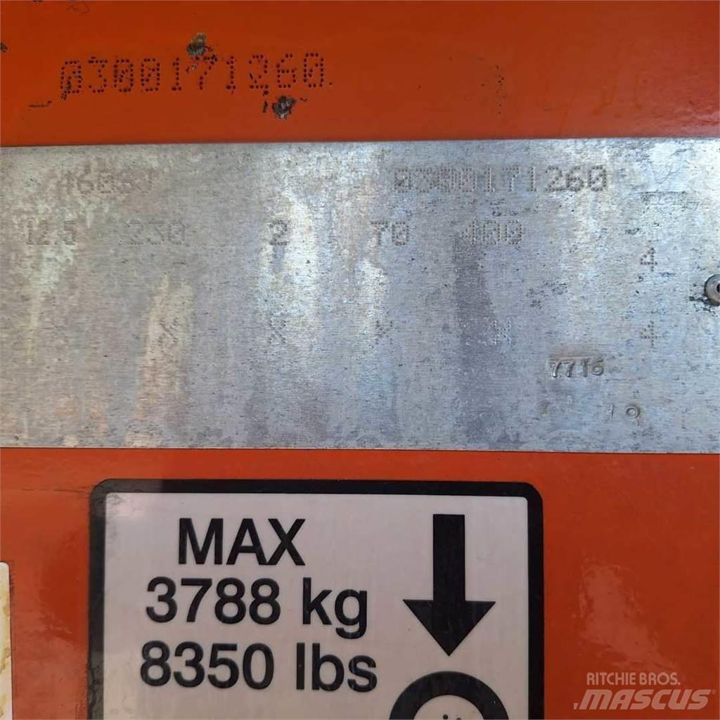 JLG 460SJ 견인식 전동이동 리프트