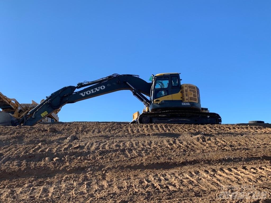 Komatsu 138 us -8 대형 굴삭기 29톤 이상