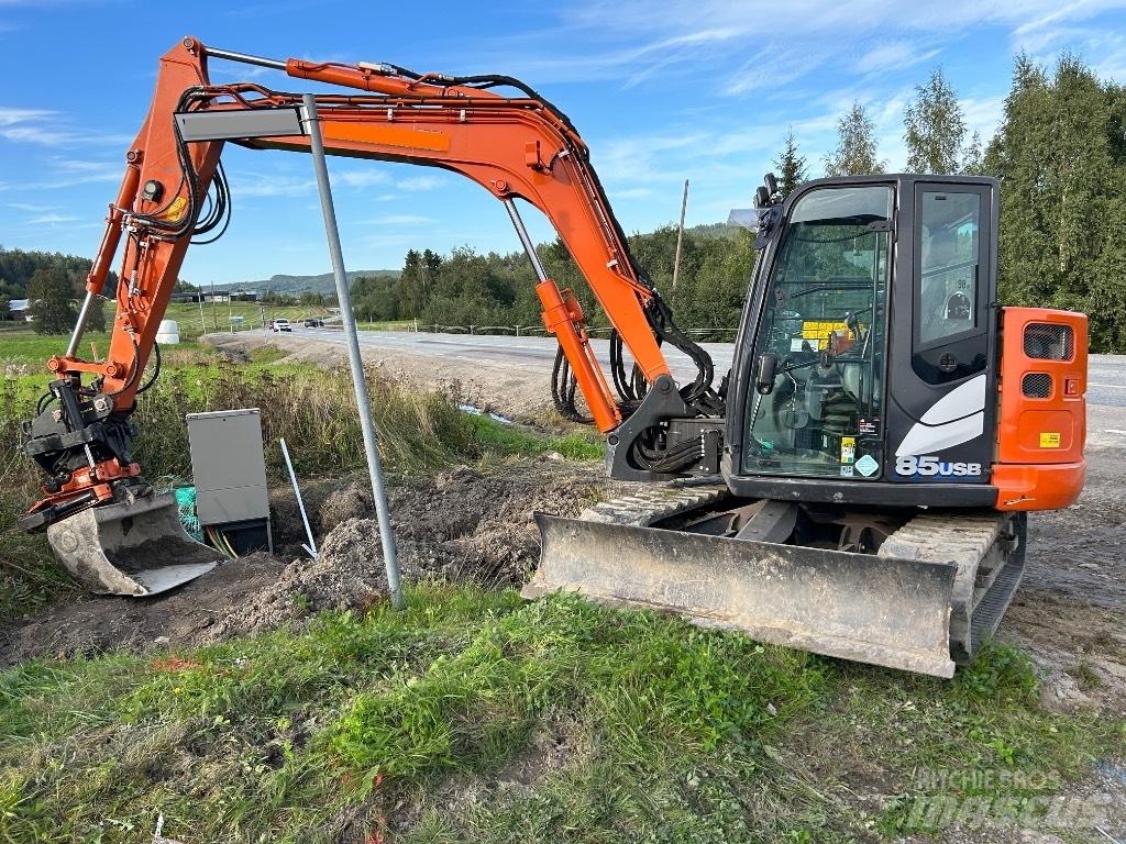 Hitachi ZX 85 US B-6 중형굴삭기 7톤-28톤