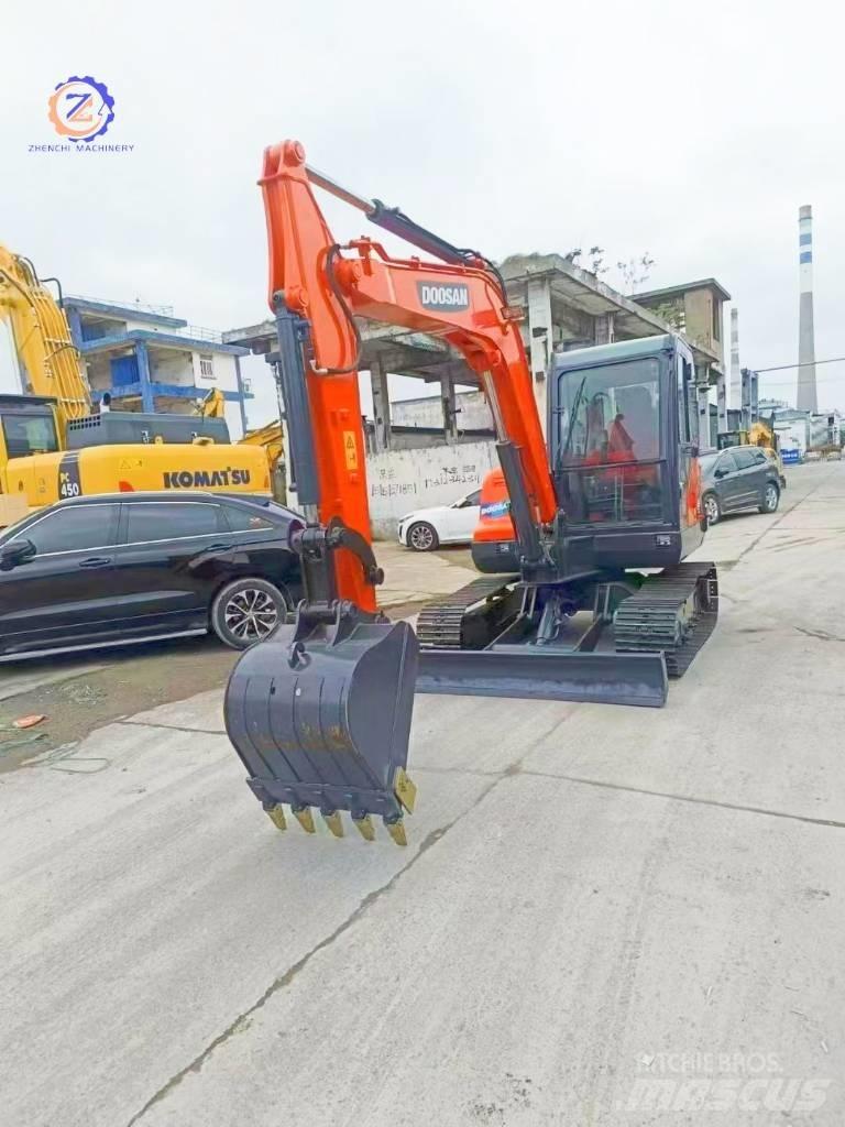 Doosan DX 55 소형 굴삭기 7톤 미만