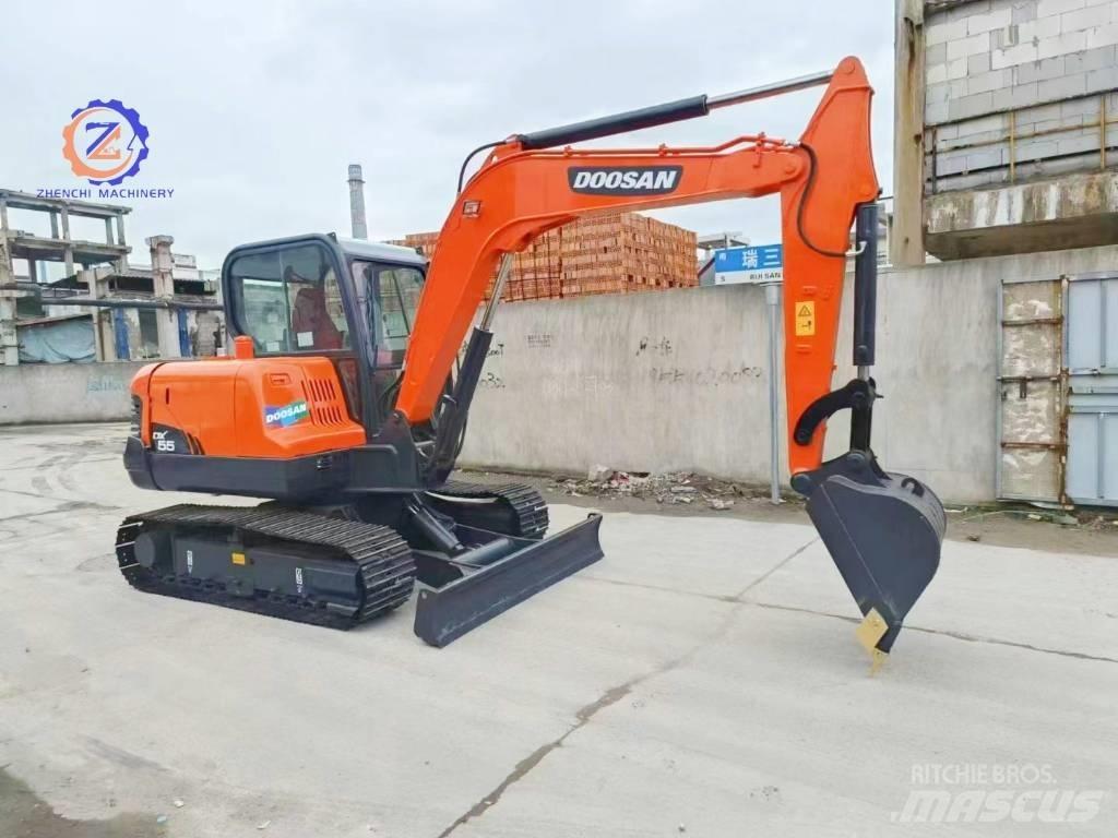 Doosan DX 55 소형 굴삭기 7톤 미만