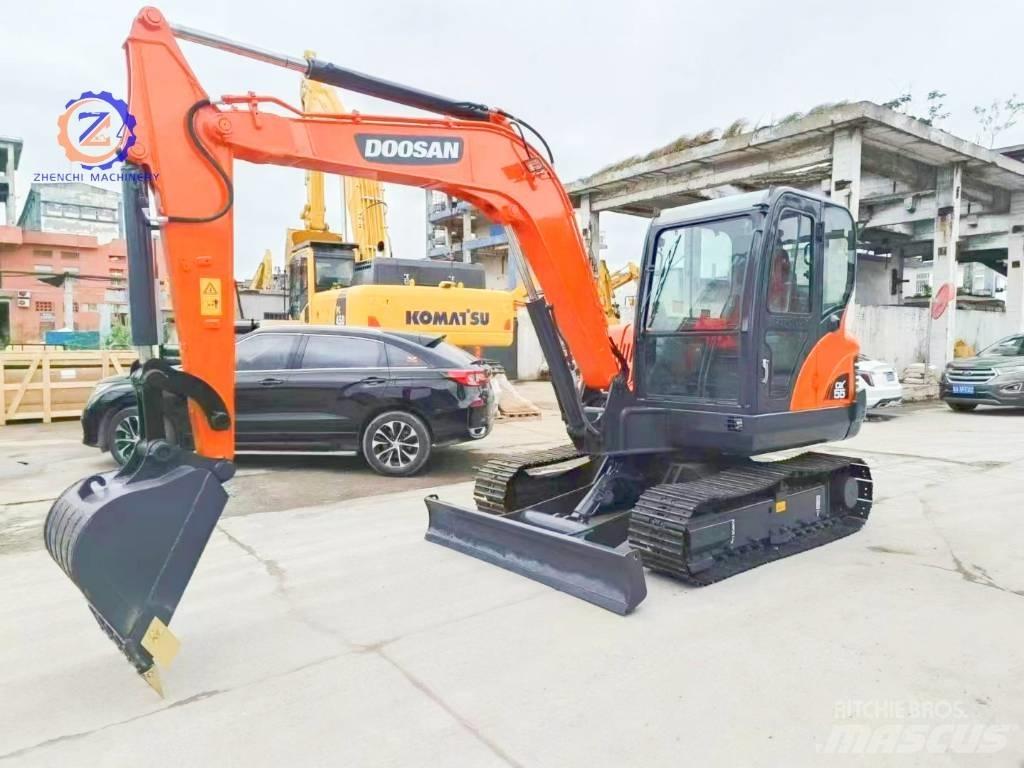 Doosan DX 55 소형 굴삭기 7톤 미만