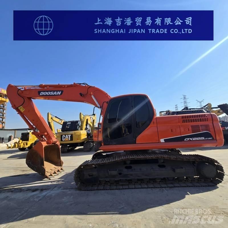 Doosan DX 225 대형 굴삭기 29톤 이상