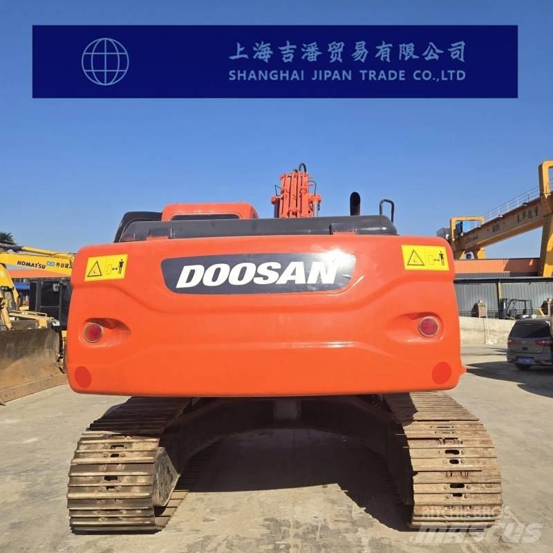 Doosan DX 225 대형 굴삭기 29톤 이상