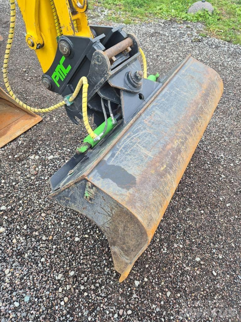 Komatsu PC80MR-5 중형굴삭기 7톤-28톤