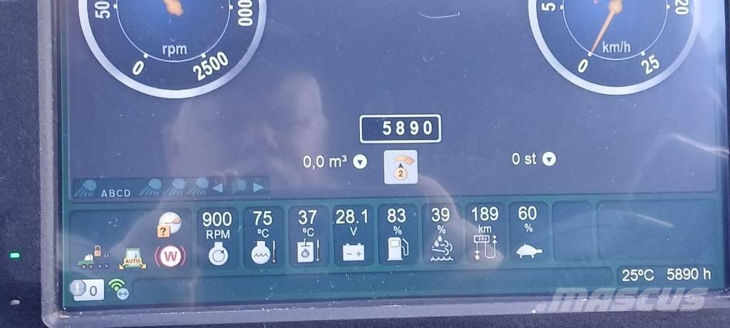 John Deere 1110 G 원목 포워더