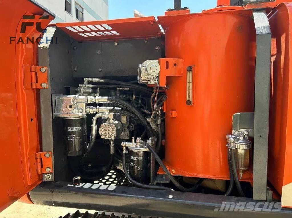 Hitachi ZX 120 대형 굴삭기 29톤 이상