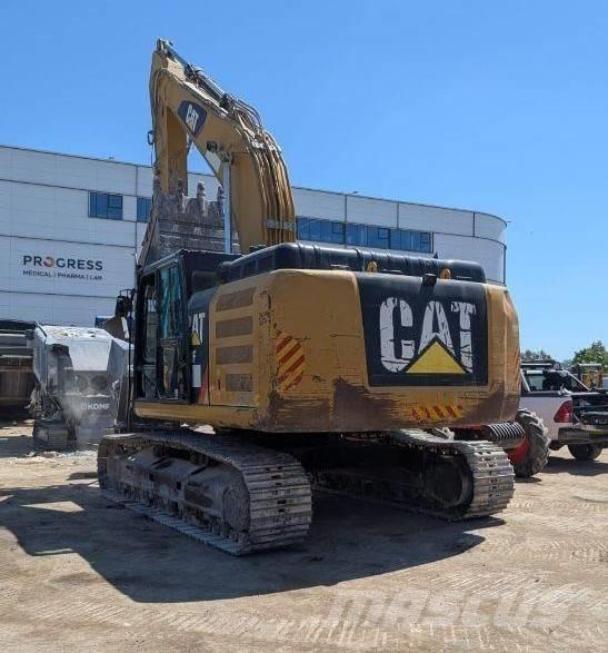 CAT 330 대형 굴삭기 29톤 이상
