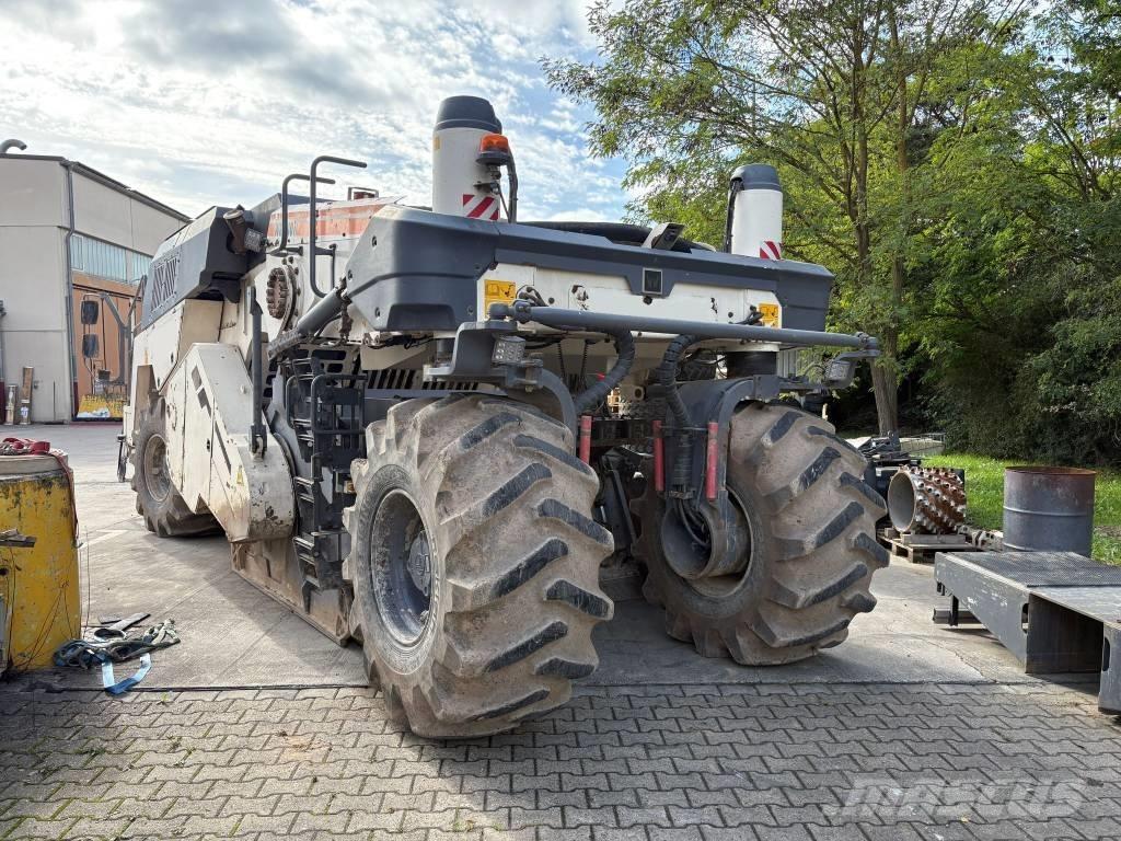Wirtgen WR 240i 아스팔트 리사이클러