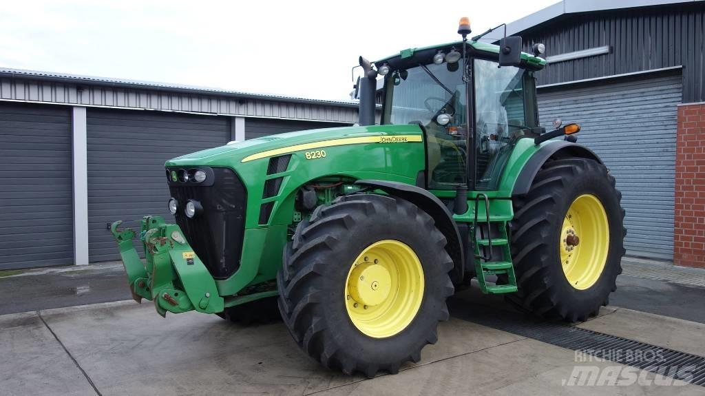John Deere 8230 ILS 트랙터