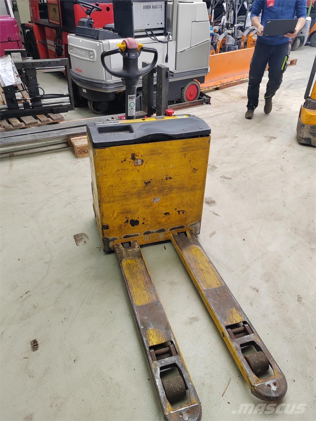 OM TL 18 포크리프트