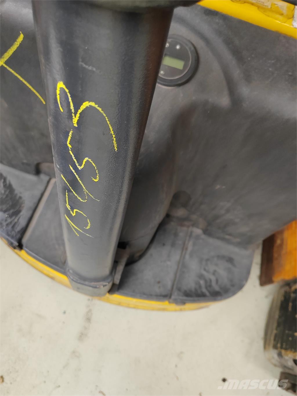 OM TL 18 포크리프트