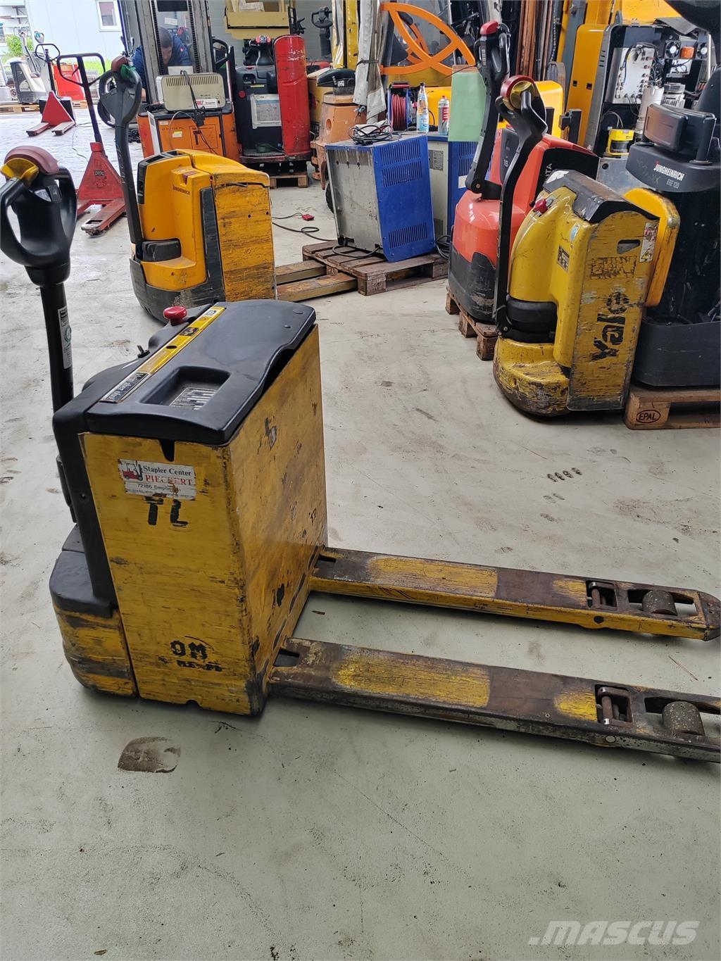 OM TL 18 포크리프트