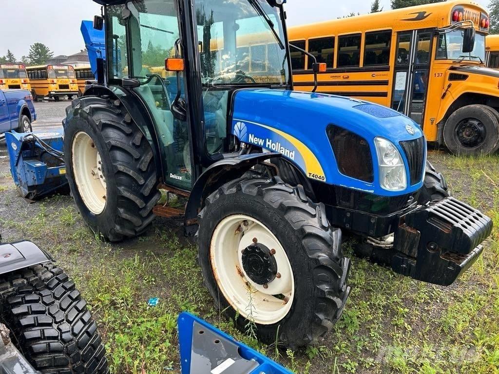 New Holland T 4040 트랙터