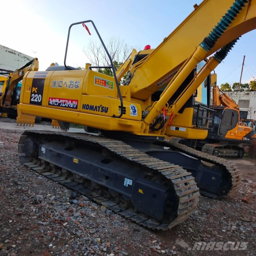 Komatsu PC 220 대형 굴삭기 29톤 이상