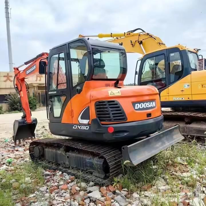 Doosan DX 60 대형 굴삭기 29톤 이상