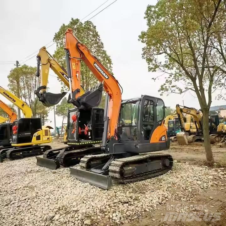 Doosan DX 60 대형 굴삭기 29톤 이상